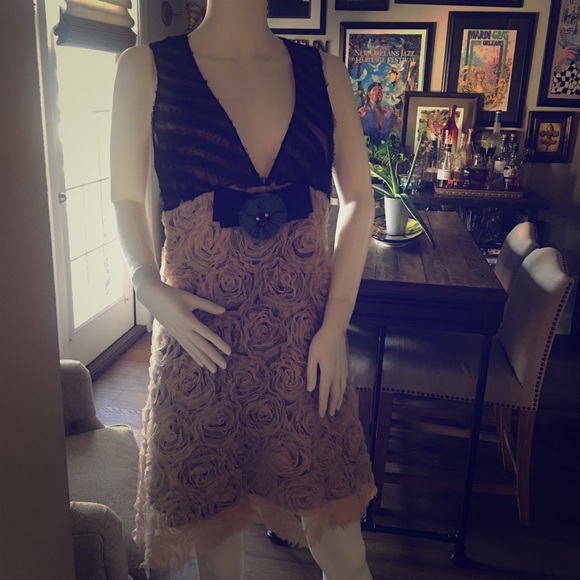 coreylynncalter Dresses & Skirts - Amazing texture and detail very high end look and feel cocktail dress.